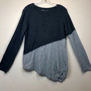 PRANA Sz. L  2 tone gray sweater